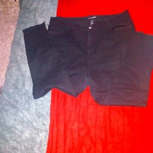 Fashion Nova  Distressed Skinny Jean 3X